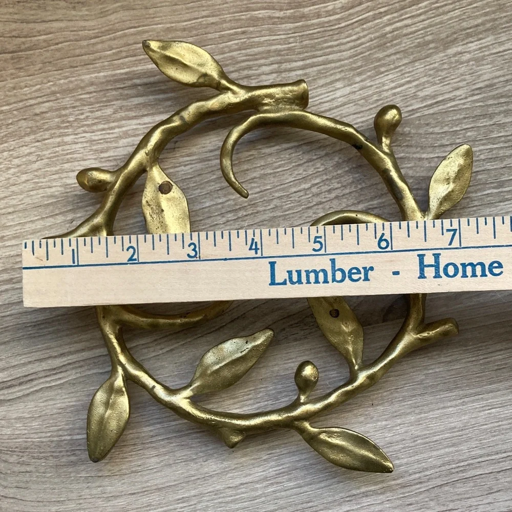 Michael Aram Leaf vine round trivet Gold tone signed